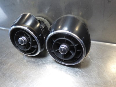 Audi A1 8X 1 stück Original  Luftdüse Luftdusche Luftausströmer MITTE 8X2820951