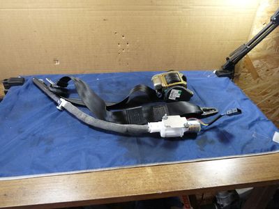 Audi A8 3.0 TDI V6 Quattro Sicherheitsgurt vorne rechts mit Stellmotor 4E2857706