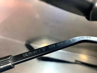 Porsche Panamera 970 Wiper Arm Set for RHD 97062803000 ORIGINAL gebraucht - 97062802801