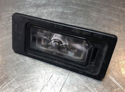 Audi A3 8V LED Kennzeichenleuchte 5NA943021 A4 A5 A6 ORIGINAL gebraucht - Kennzeichenleuchten