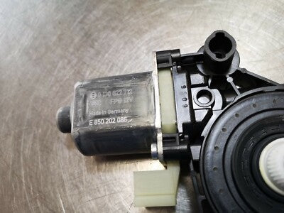 Audi Q2 2018 Fensterhebermotor hinten links 5Q0959802 gebraucht - Original