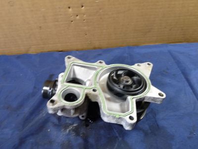 BMW X6 xDrive 30D Wasserpumpe 040157077 / 473842801