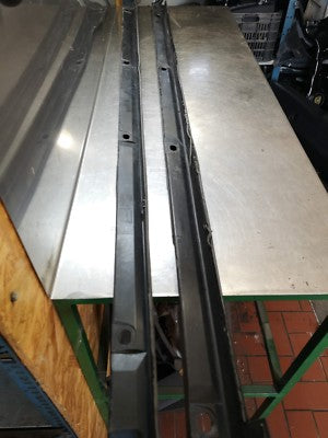 Audi Q2 GA Orig Unterholmverkeidung Unterfahrschutz Schwelle 81A853889 81A853890