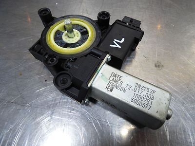 Opel Corsa D Bj.:2012 Fensterhebermotor vorne links 1060281