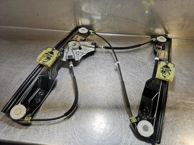 Opel Astra J Fensterheber vorne links ohne Motor 13350757