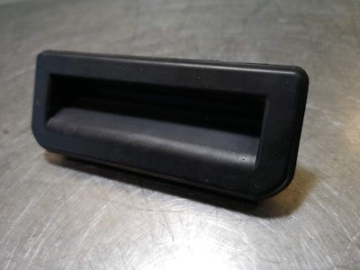 AUDI Q2 Orig. Heckklappe Taster 6VQ827566 NEUWERTIG ! ORIGINAL gebraucht - Entriegelung