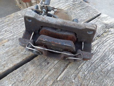 AUDI A4 8EC B7 2.0 TDI Bremsschattel vorne Rechts ATE  2008