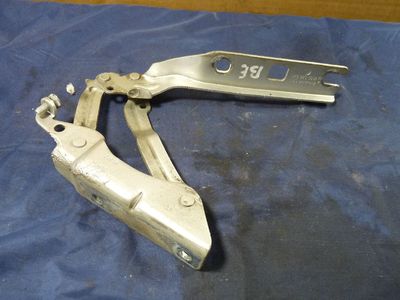 VW GOLF 5 1.9 TDI BXE KLAPPE links vorne 5K0823301A / 5K0 823 301 A ORIGINAL gebraucht - SCHARNIER