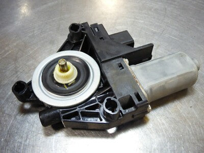 Jeep Grand Cherokee IV WK2 Fensterhebermotor Vorne Links 931401-103