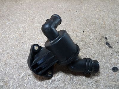 Audi A4 S4 A5 A6 Q5 Kühlmittelregler 03L121111AD / 03L 121 111 AD ORIGINAL gebraucht - Thermostat