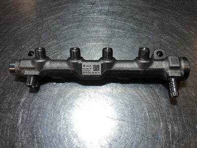 Audi A3 8V TDI Kraftstoffverteiler 04L089D VW SEAT SKODA ORIGINAL gebraucht - Einspritzleiste