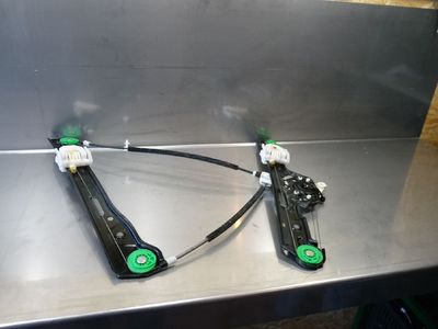 BMW 1er E87  Fensterheber vorne rechts 7067796S / 7 0677 96 S