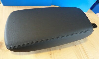 Alfa Romeo Stelvio Q4 2021 Mittelkonsole Armlehne Schwarz-Stitched Leder