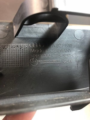 AUDI Q2 Orig. rechts 81A821170 ORIGINAL gebraucht - Abdeckung