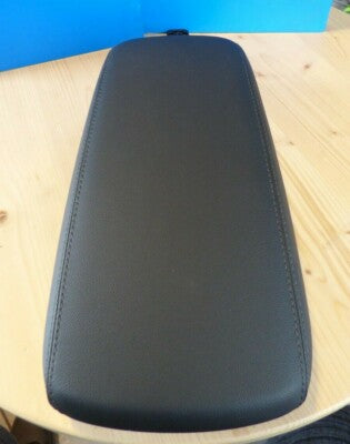 Alfa Romeo Stelvio Q4 2021 Mittelkonsole Armlehne Schwarz-Stitched Leder
