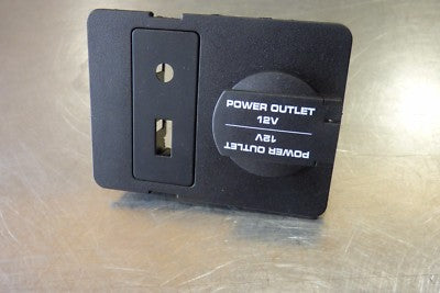 Porsche  981 991 911  Steckdose Power Outlet Dose 12V mit blende 97065210500