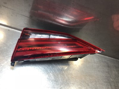 Audi A3 8V 8V1 Limusine Cabrio  Orig. RÜCKLEUCHTE INNEN RECHTS 8V5945094D LED