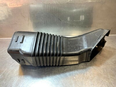 Porsche 981 Rohr für Ansaugstutzen Luftfilter Einheit Modul Rechts ORIGINAL gebraucht - 98111002203