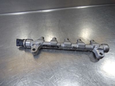 Hyundai i30 Blue Drive 1.6 CRDi Einspritzleiste 0445214181 / 31400-2A420