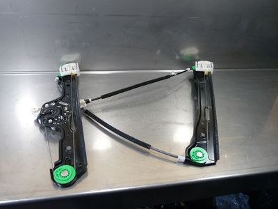 BMW 1er 120D Sport Fensterheber ohne motor vorne links 7067795S / 7 0677 95 S