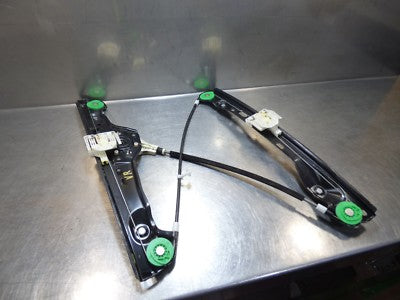 BMW 3 Series Bj:2009 Fensterheber vorne rechts ohne Motor ORIGINAL gebraucht - 7140588E