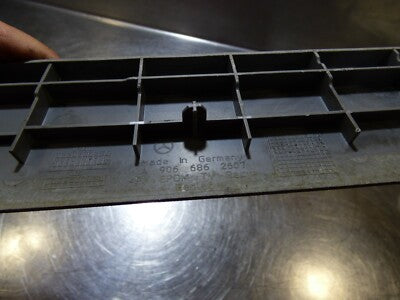 VW Crafter Mercedes Sprinter Abdeckung Trittstufe rechts A9066862607