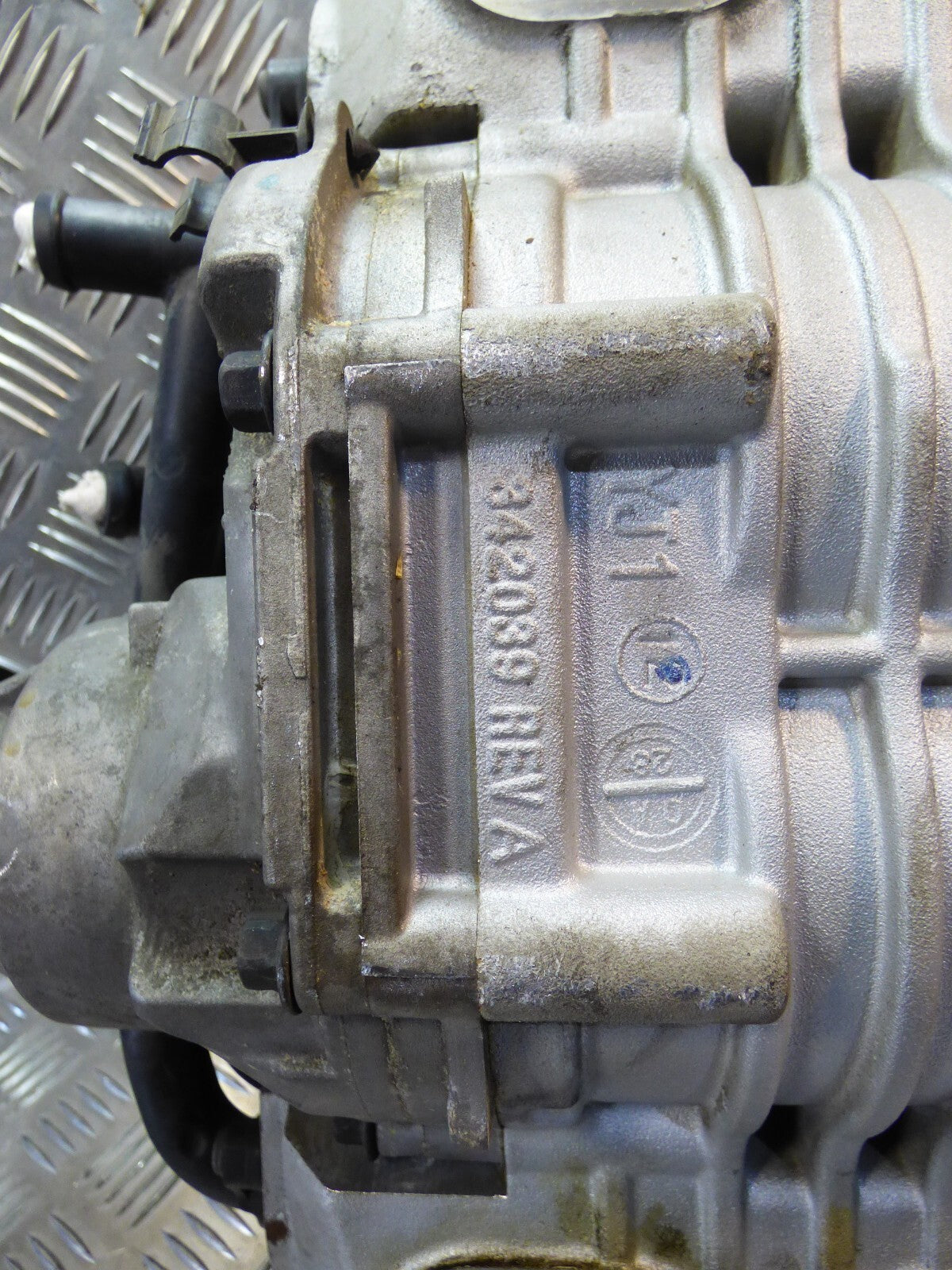 Porsche Cayenne 92A Hybrid Turbolader 06E145601G mit Ladeluftkühler ORIGINAL gebraucht - Kompressor
