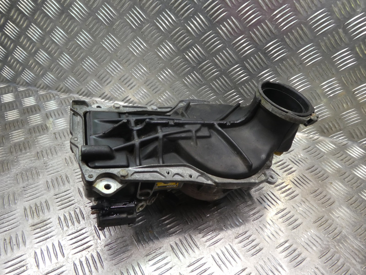 Mercedes-Benz W126 C126 Mengenteiler für Einspritzanlage 0438121037 ORIGINAL gebraucht - 0438101016