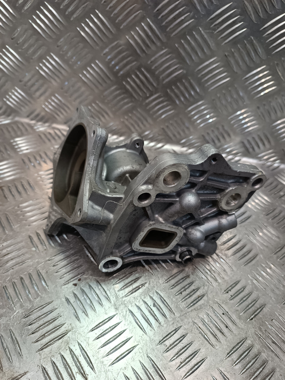 OPEL ASTRA K 1.0 TURBO 12V Original Wasserpumpe Halter GM gebraucht - 12641869
