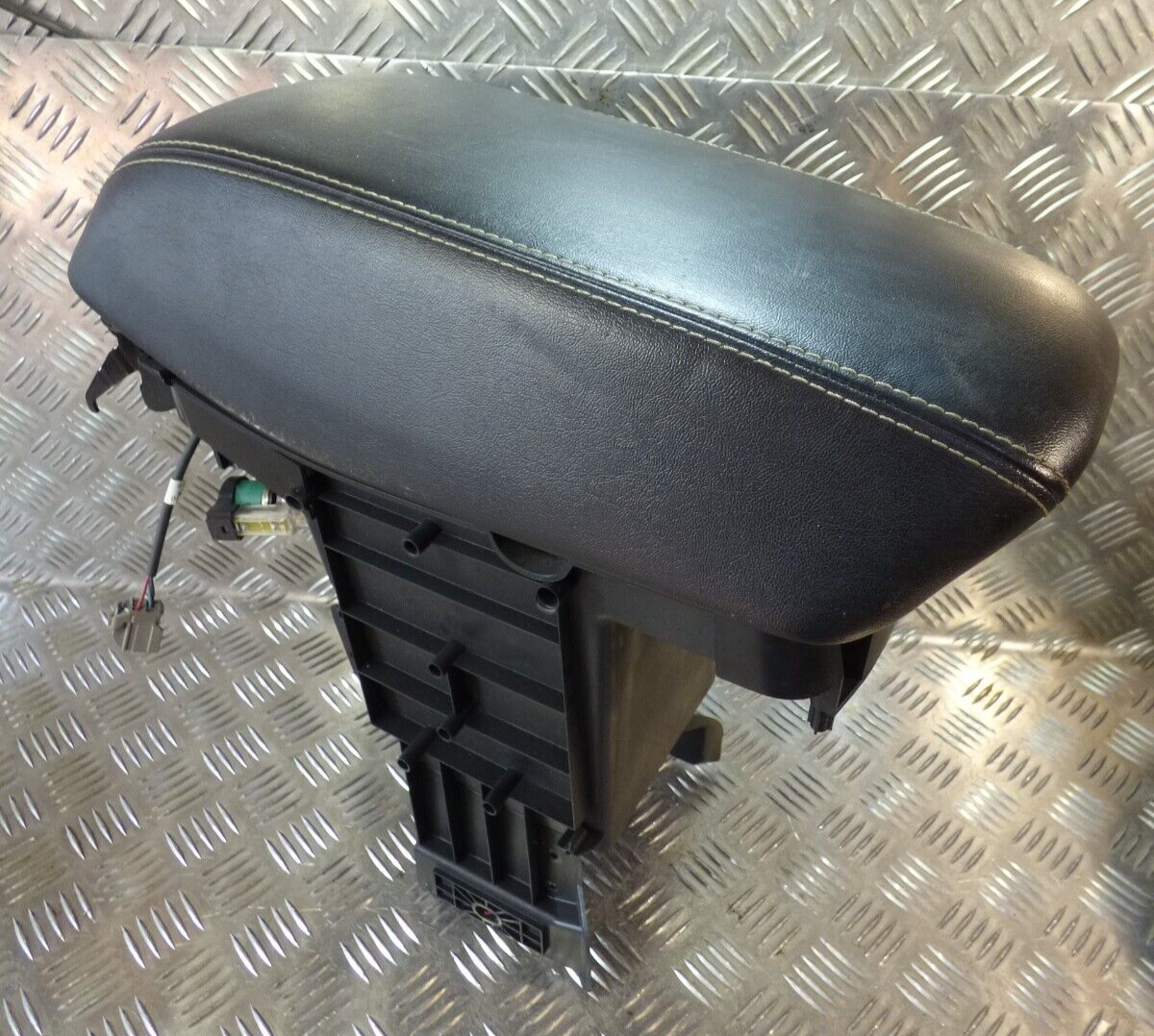Jeep KL 2015 Leder Armlehne 1WZ46TRMAE _ 1WZ46DX9AA ORIGINAL gebraucht - Cherokee