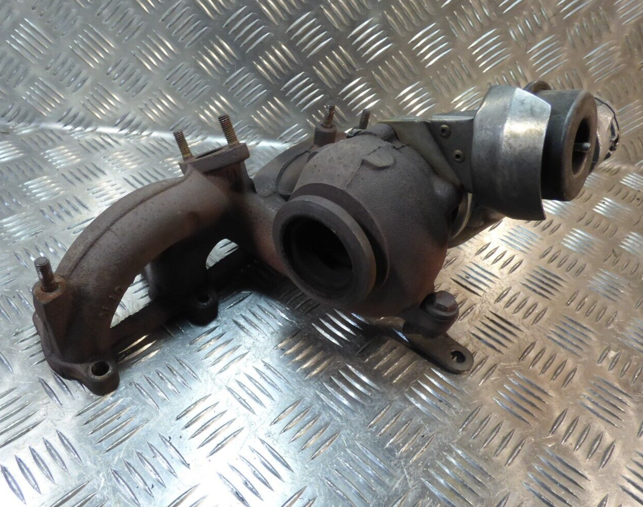 VW Transporter T5 1.9 TDI Turbolader KKK ORIGINAL gebraucht - 038253014H