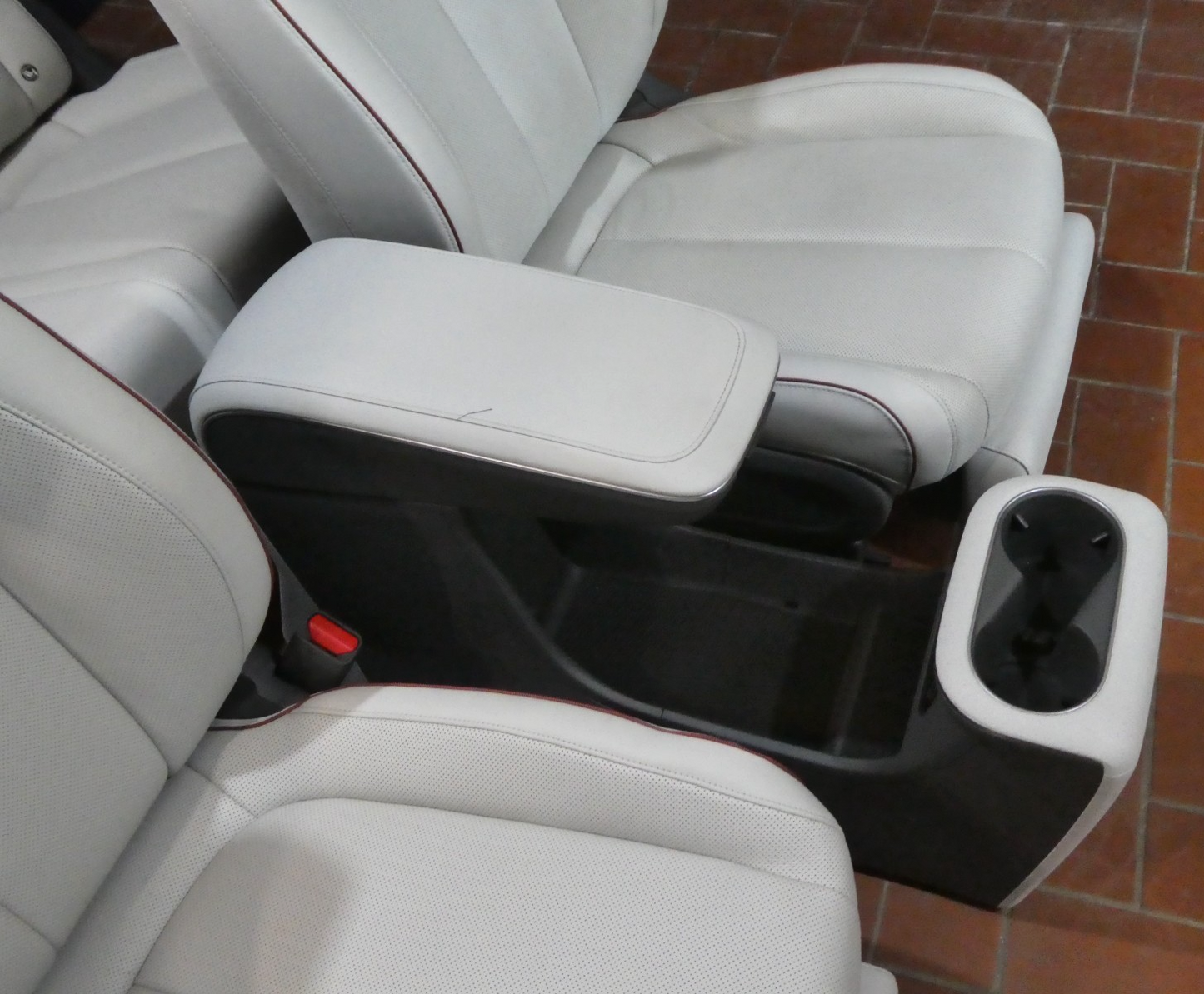 HYUNDAI IONIQ 5 Innen Sitze Weiß leder Voll Astattung wie NEU ORIGINAL gebraucht - austattung