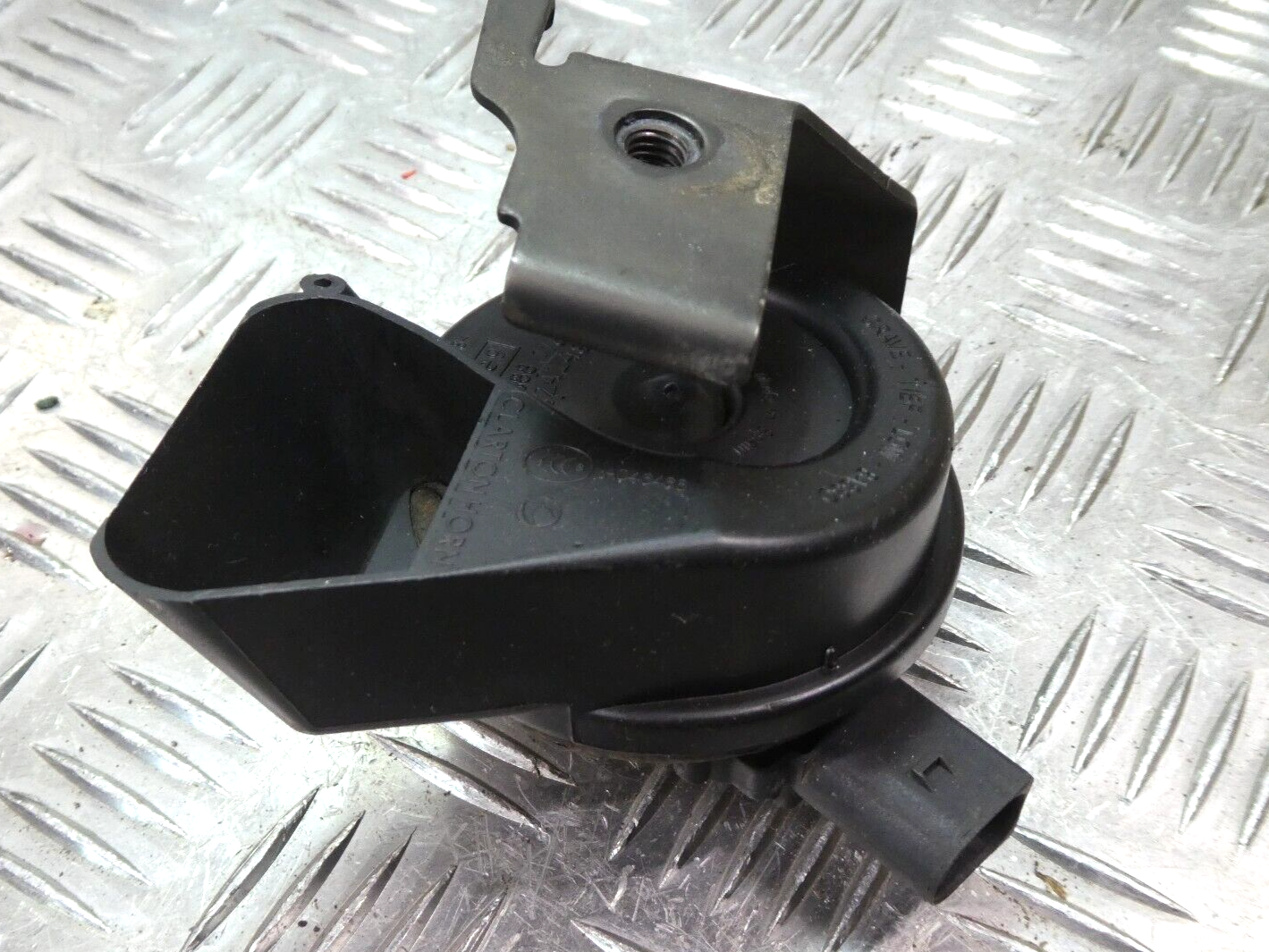 Porsche Cayenne 92A Hupe Fanfare Tiefton 7P6951221A ORIGINAL gebraucht - Signalhorn