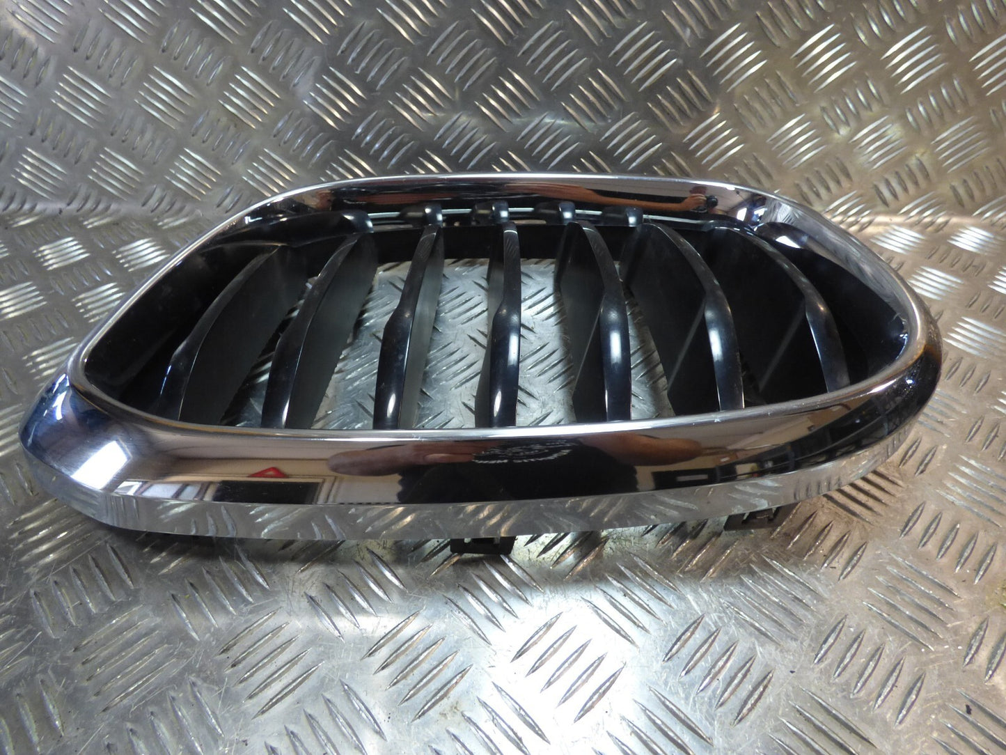 BMW X3 +X4 G01 + G02 F98 Grill vorne links 7464921 gebraucht - Original
