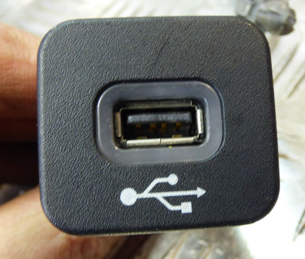 Jeep Cherokee KL 2015 Original MOPAR USB Kabel gebraucht - 68145140AC