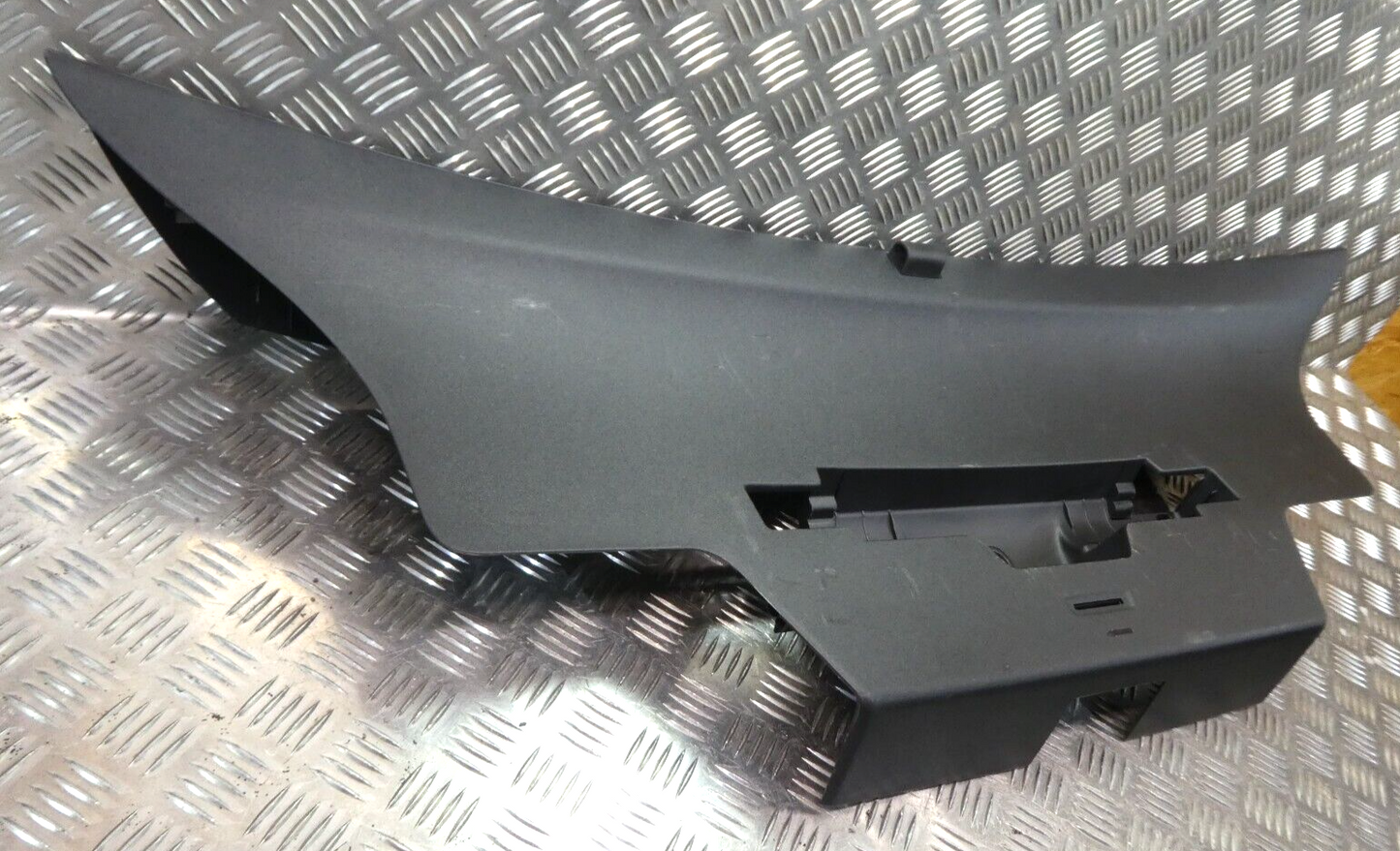 VW ID.3 ID3 Heckklappenverkleidung 10A867601A 2021 schwarz ORIGINAL gebraucht - Volkswagen
