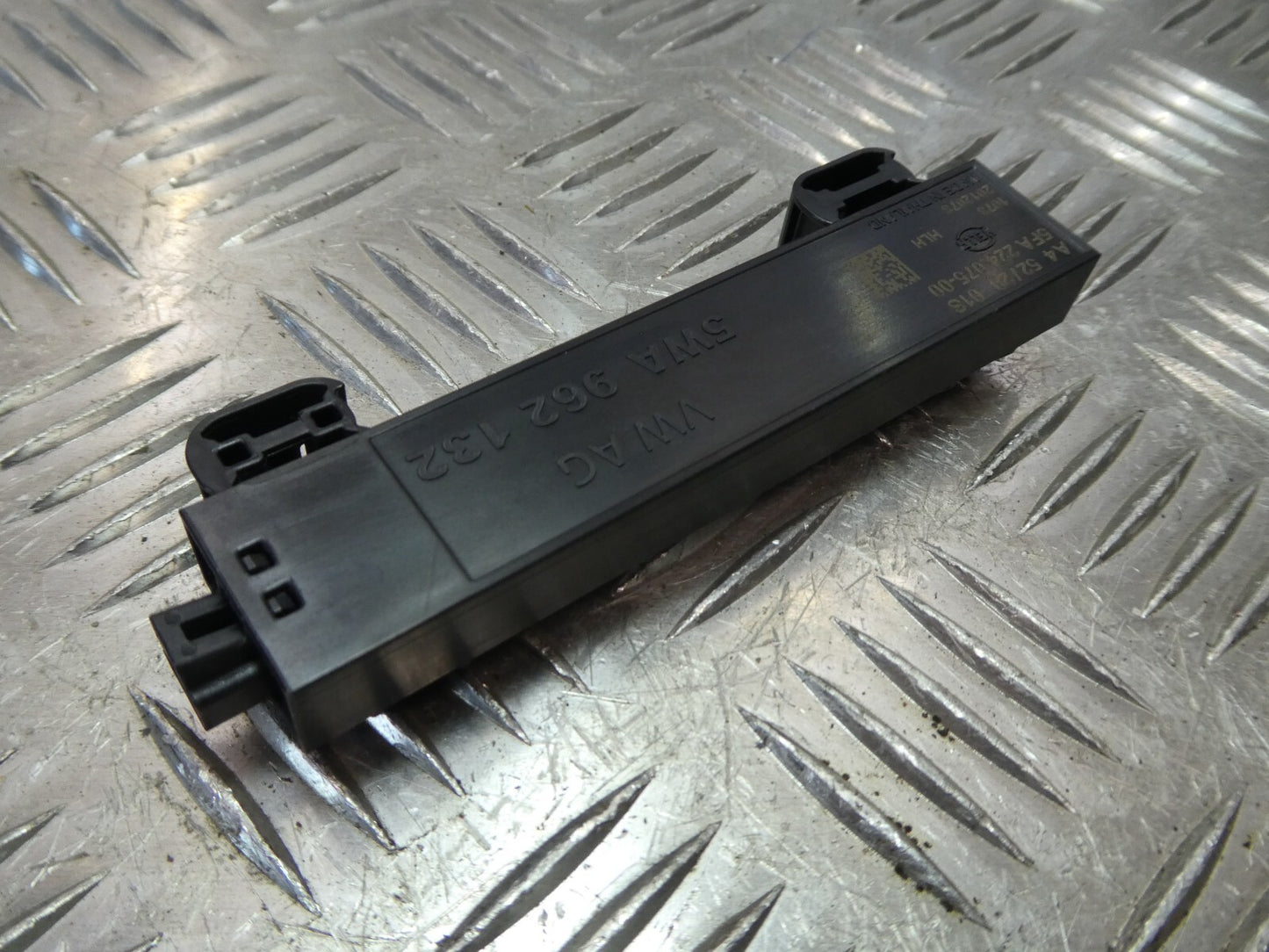 VW ID3 Antenne Startberechtigung 5WA962132 ORIGINAL gebraucht - Volkswagen
