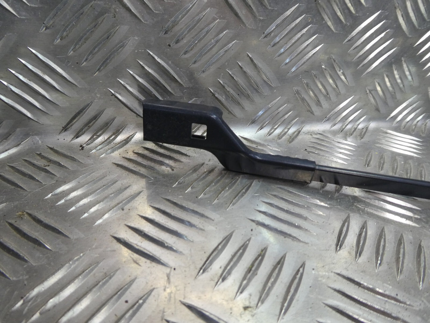 OPEL ASTRA K Scheibenwischerarm Scheibenwischer Links GM ORIGINAL gebraucht - 13418990