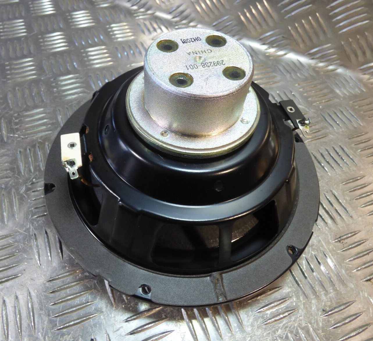 Porsche Cayenne 92A BOSE Subwoofer Bass Lautsprecher 7P5035481D ORIGINAL gebraucht - - 95864501000