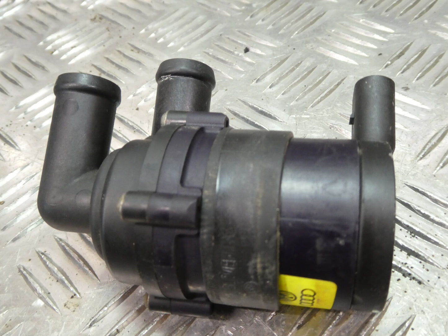 Porsche Cayenne 92A Zusatzwasserpumpe Wasserpumpe 7L0965561J gebraucht - Original