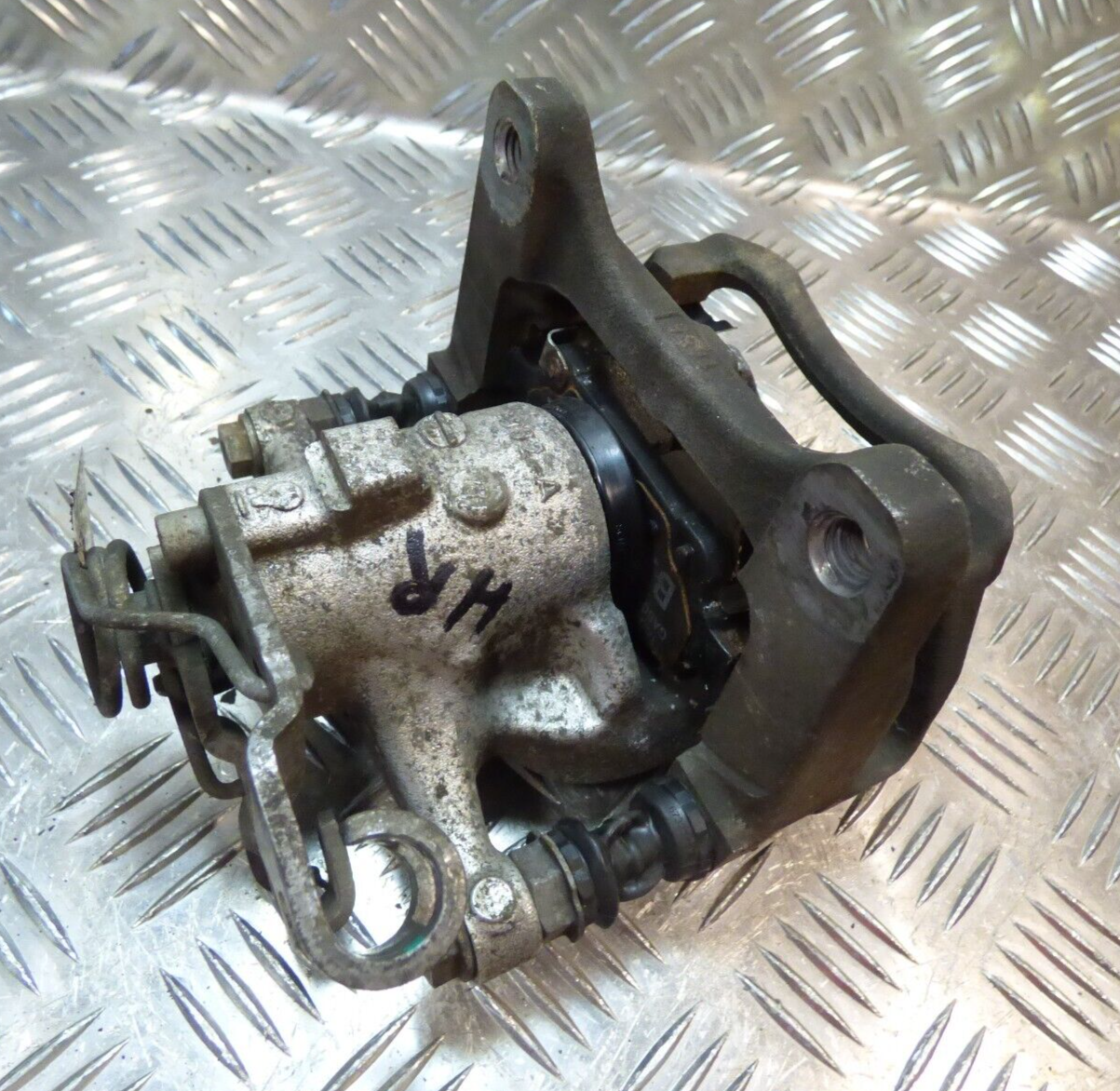 OPEL ASTRA K 1.4 TURBO Hinten Rechts Bremssattel mit Bremsbeläge GM ORIGINAL gebraucht - 39021738