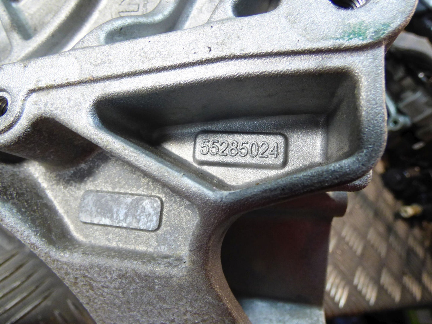 JEEP COMPASS II 2.0 CRD 170PS 2021 KRAFTSTOFFPUMPE HALTER NEU !!! ORIGINAL gebraucht - 55285024