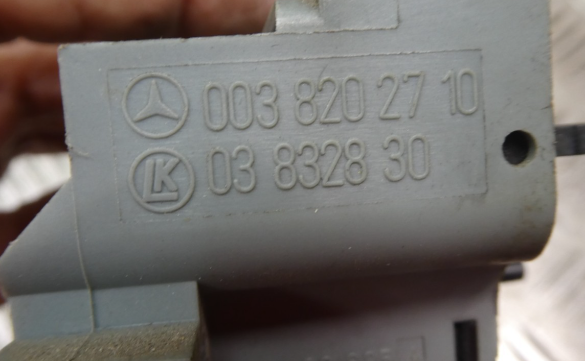 Mercedes-Benz W126 C126 SEC Schalter links elektrische Sitzverstellung Memory