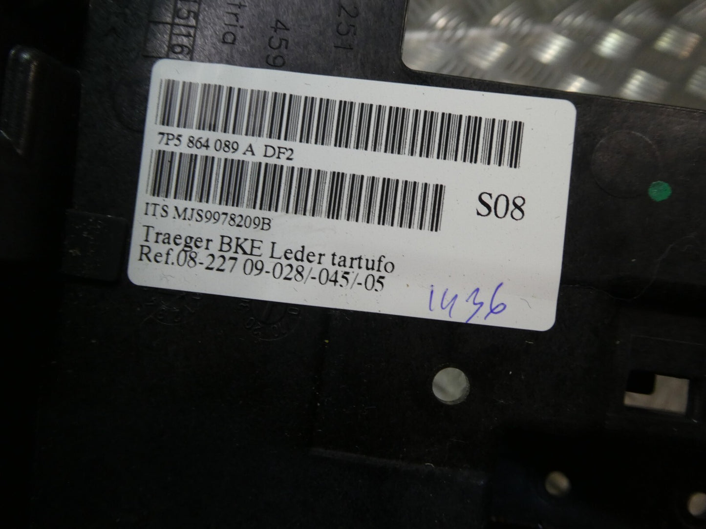 Porsche Cayenne 92A Mittelkonsole 7P5864089A DF2 Farbe: Tartufo ORIGINAL gebraucht - Verkleidung