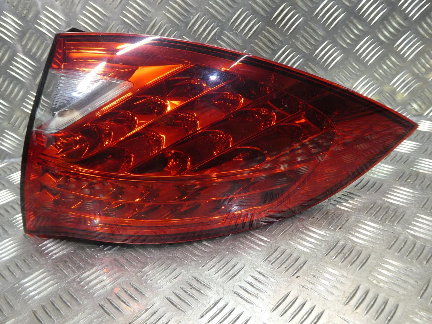 Porsche Cayenne 92A Orig. LED Rückleuchte aussen rechts 7P5945096R ORIGINAL gebraucht - Heckleuchte