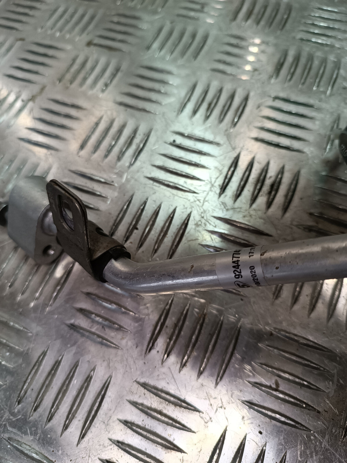 Renault Zoe 2022 Original Klimaleitung Klimaschlauch gebraucht - 924477415R