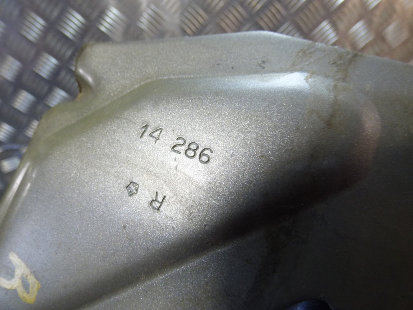 Jeep KL 2015 Motorhaube Scharnier R + L silber ORIGINAL gebraucht - Cherokee