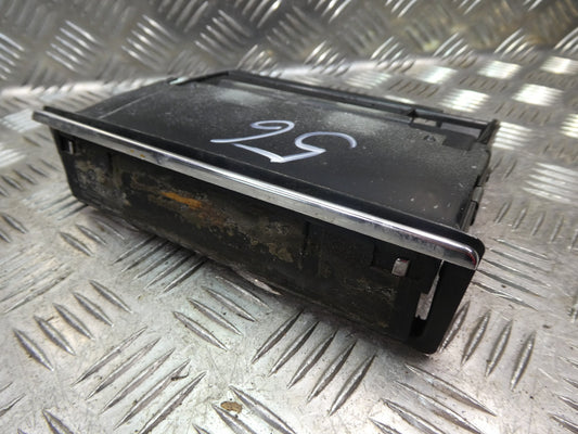 Mercedes-Benz W126 SEC C126 Aschenbecher vorne unvollständig