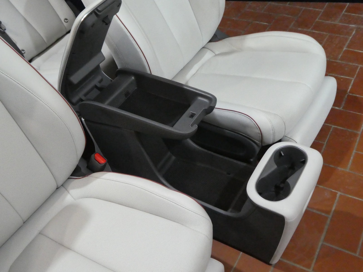 HYUNDAI IONIQ 5 Innen Sitze Weiß leder Voll Astattung wie NEU ORIGINAL gebraucht - austattung