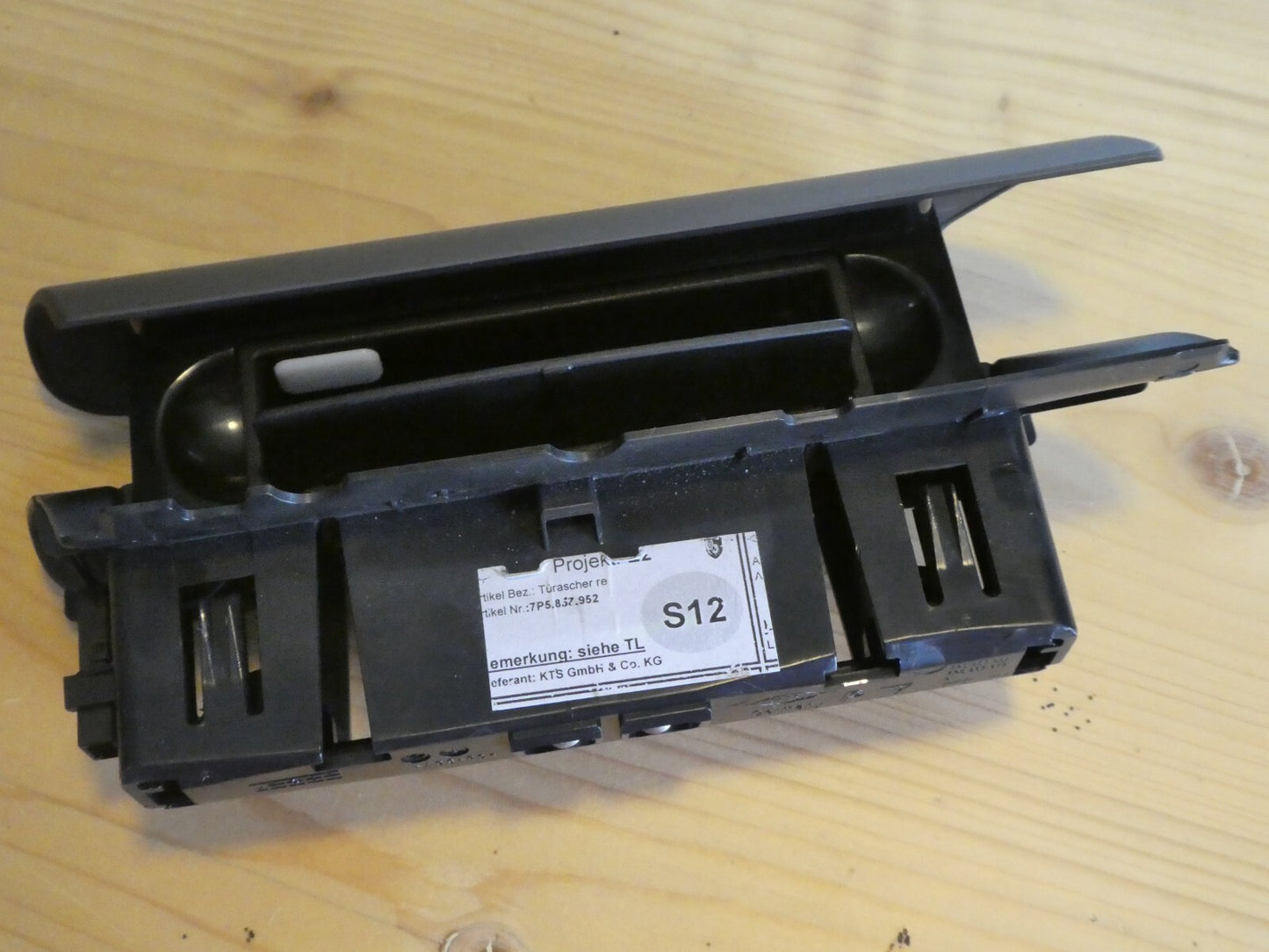 Porsche Cayenne 92A Staufach Hinten Rechts 7P5857952 Braun ORIGINAL gebraucht - Umbra ORIGINAL gebraucht - Aschenbecher